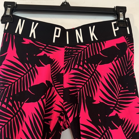 NWOT VS PINK Ultimate Capri Legging Hot Pink and Black Tropical Print - Picture 3 of 6